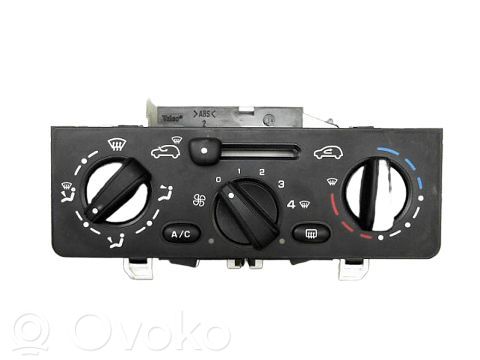 Peugeot 1007 Climate control unit 