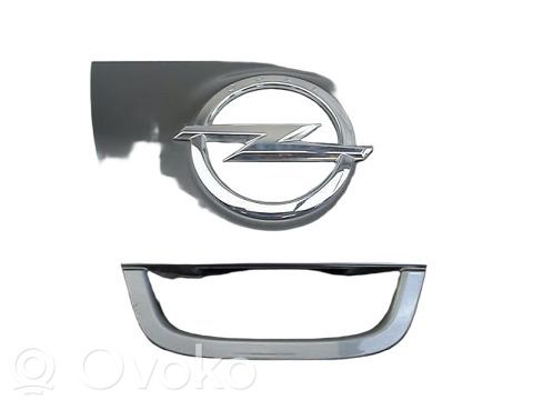 Opel Astra J Motor de la cerradura/cierre del maletero/compartimento de carga 