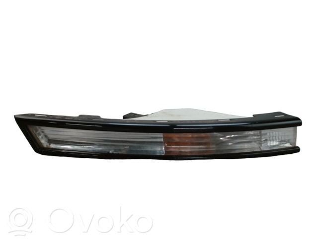 Volkswagen PASSAT B6 Kierunkowskaz przedni 
