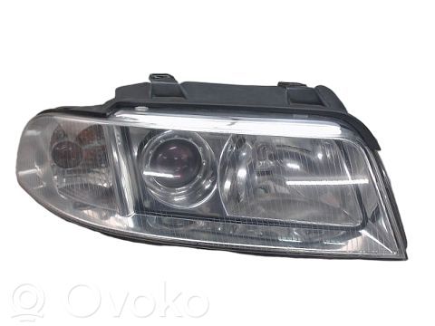 Audi A4 S4 B5 8D Lampa przednia 