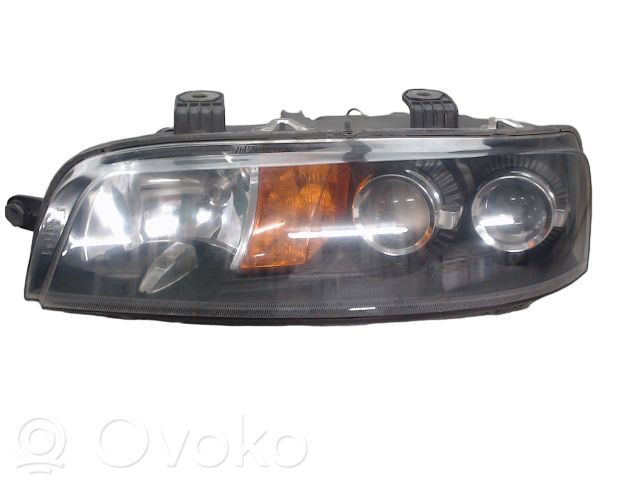 Fiat Punto (188) Headlight/headlamp 