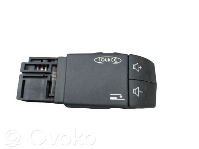 Renault Trafic II (X83) Head unit multimedia control 