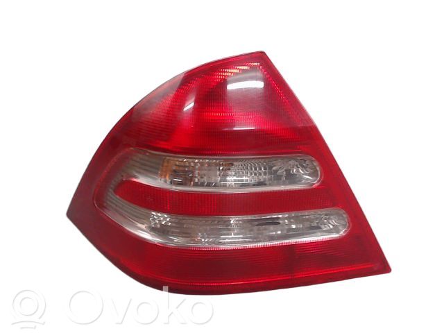 Mercedes-Benz C W203 Lampă spate în caroserie 