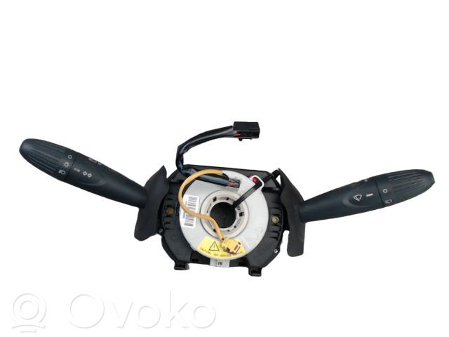 Ford Ka Commodo, commande essuie-glace/phare 