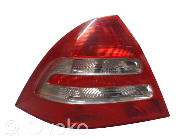 Mercedes-Benz C W203 Lampă spate în caroserie 