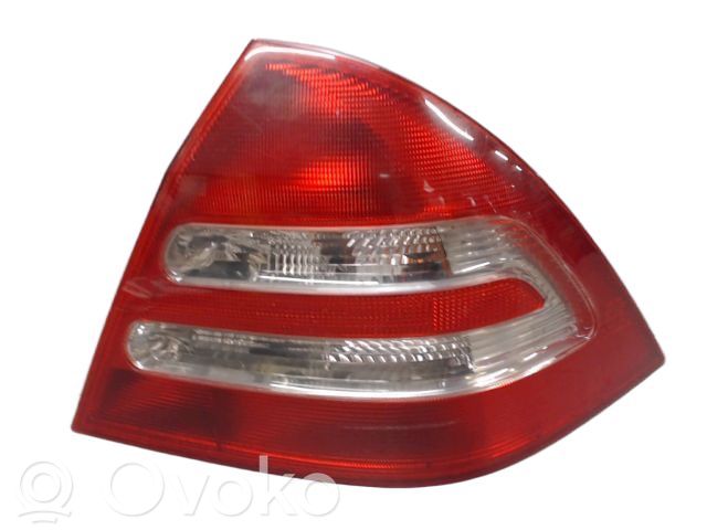 Mercedes-Benz C W203 Lampă spate în caroserie 