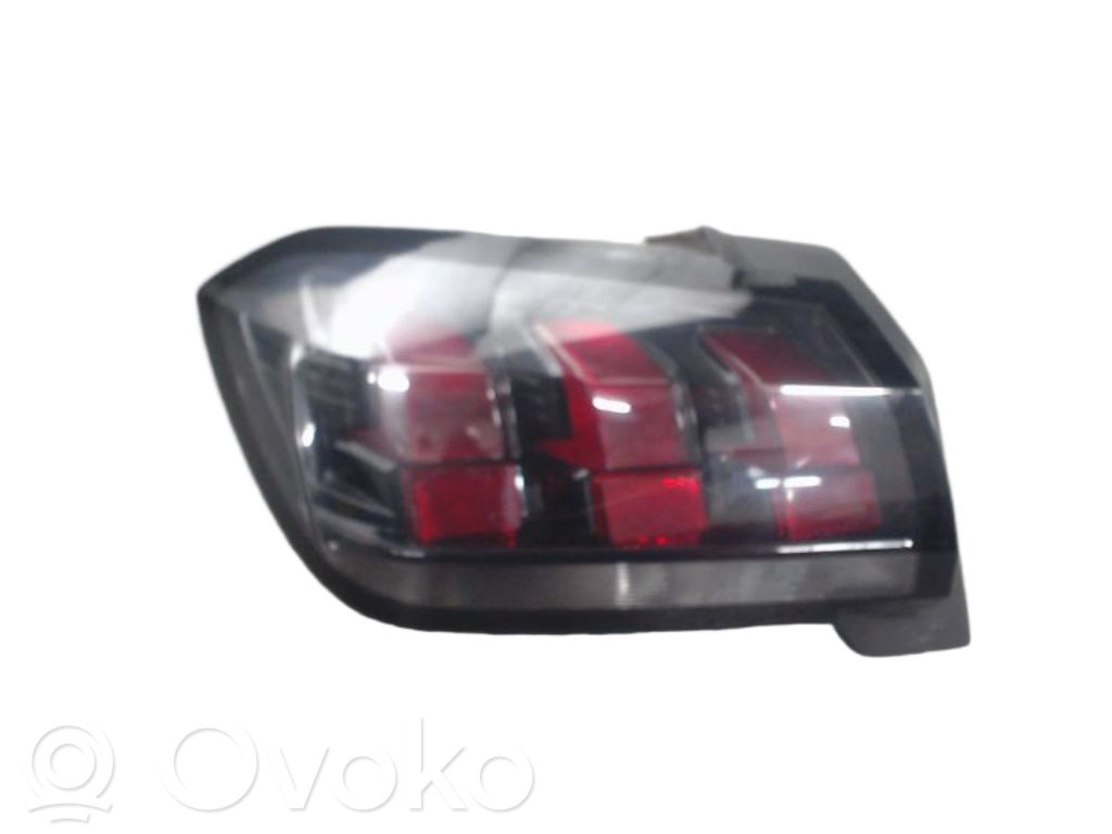 Peugeot 208 II Luci posteriori 