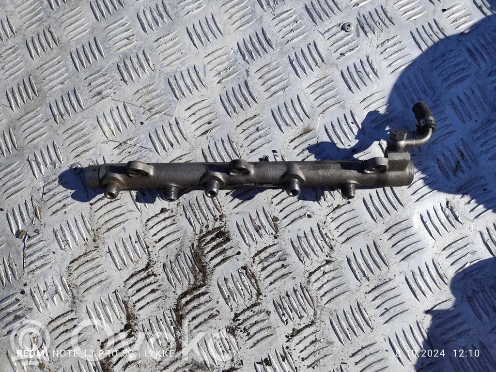 BMW 5 E60 E61 Degvielas maģistrālā caurule 