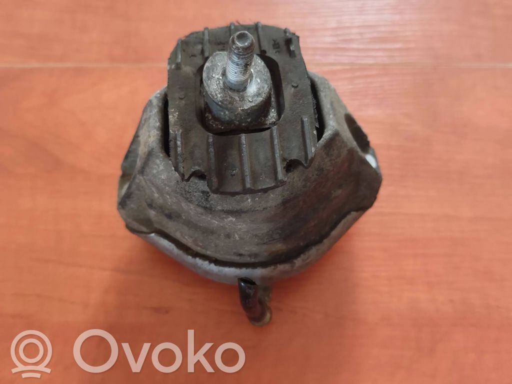 BMW 5 E60 E61 Engine mount bracket 