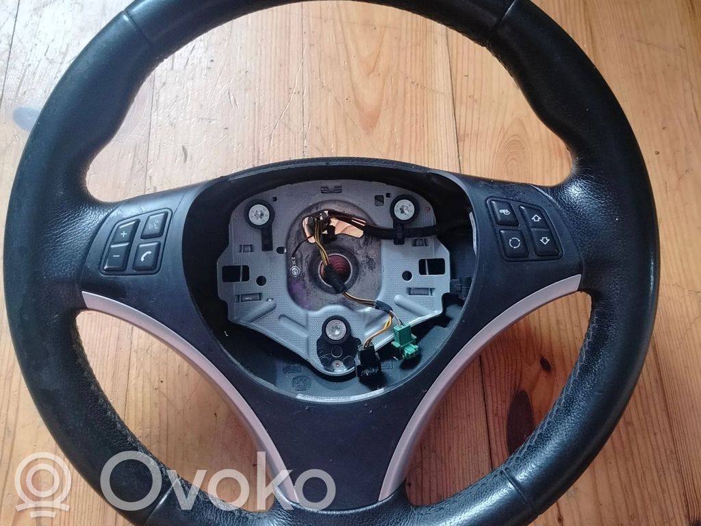 Volant   6769894,3369E871,306617099E06AD