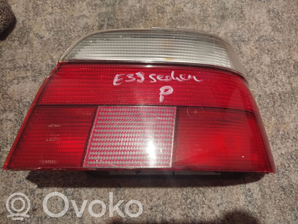 BMW 5 E39 Aizmugurējais lukturis virsbūvē 