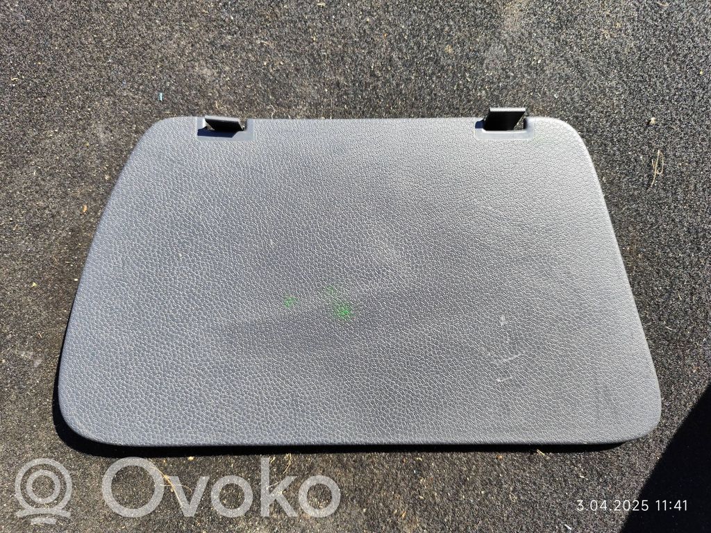Trunk/boot storage box wall