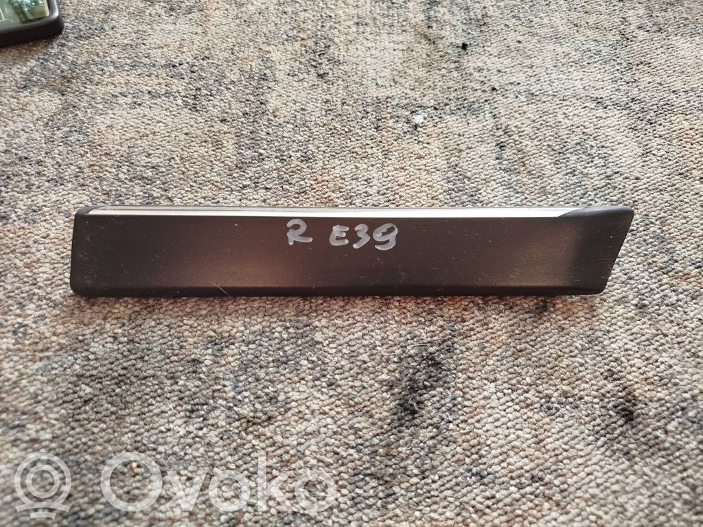 BMW 5 E39 Rivestimento parafango (modanatura) 