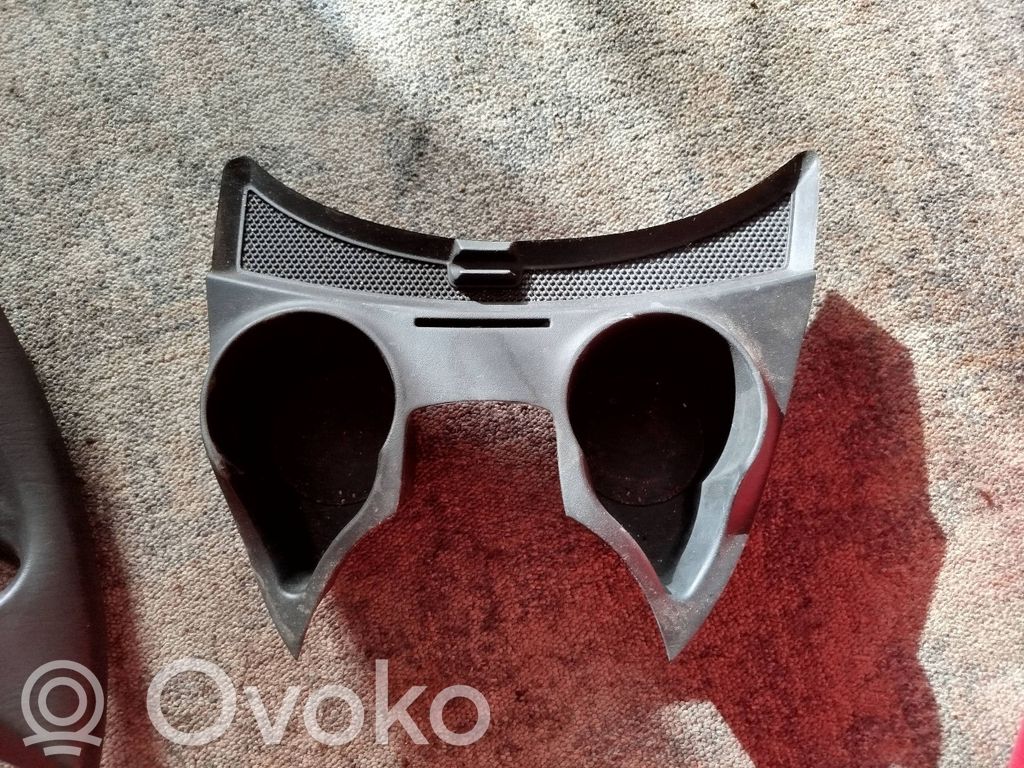 Ford Focus Puodelio laikiklis 