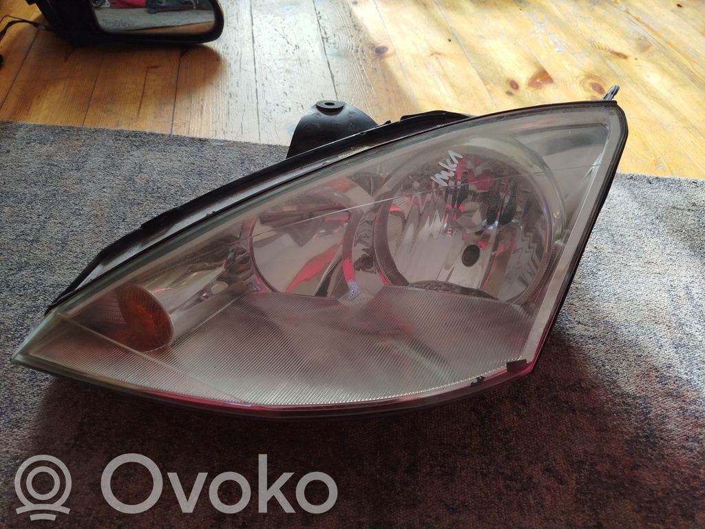 Ford Focus Headlight/headlamp 