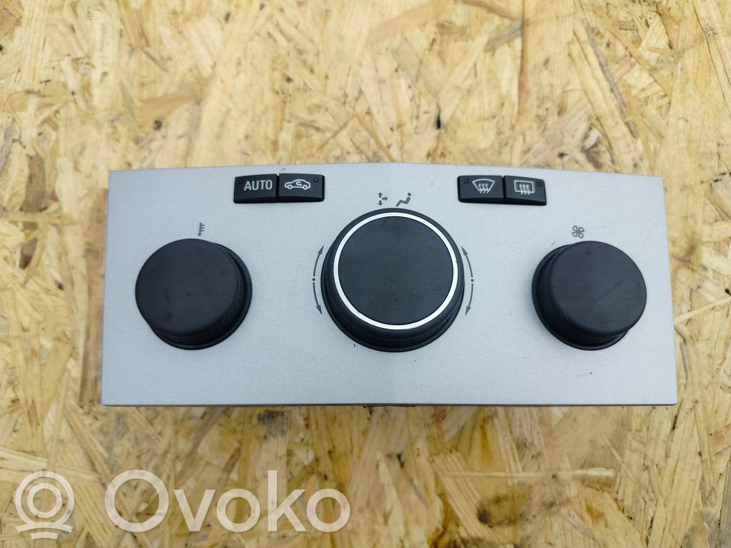 Opel Astra H Climate control unit 