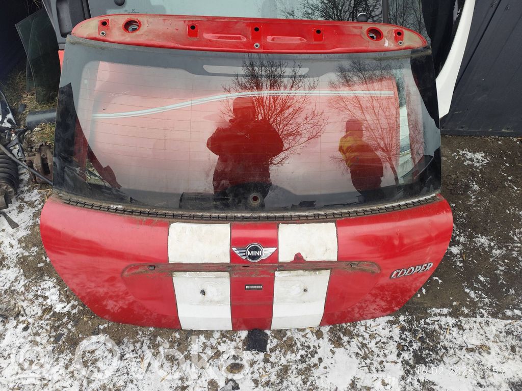 Tailgate/trunk/boot lid   CHILLIRED