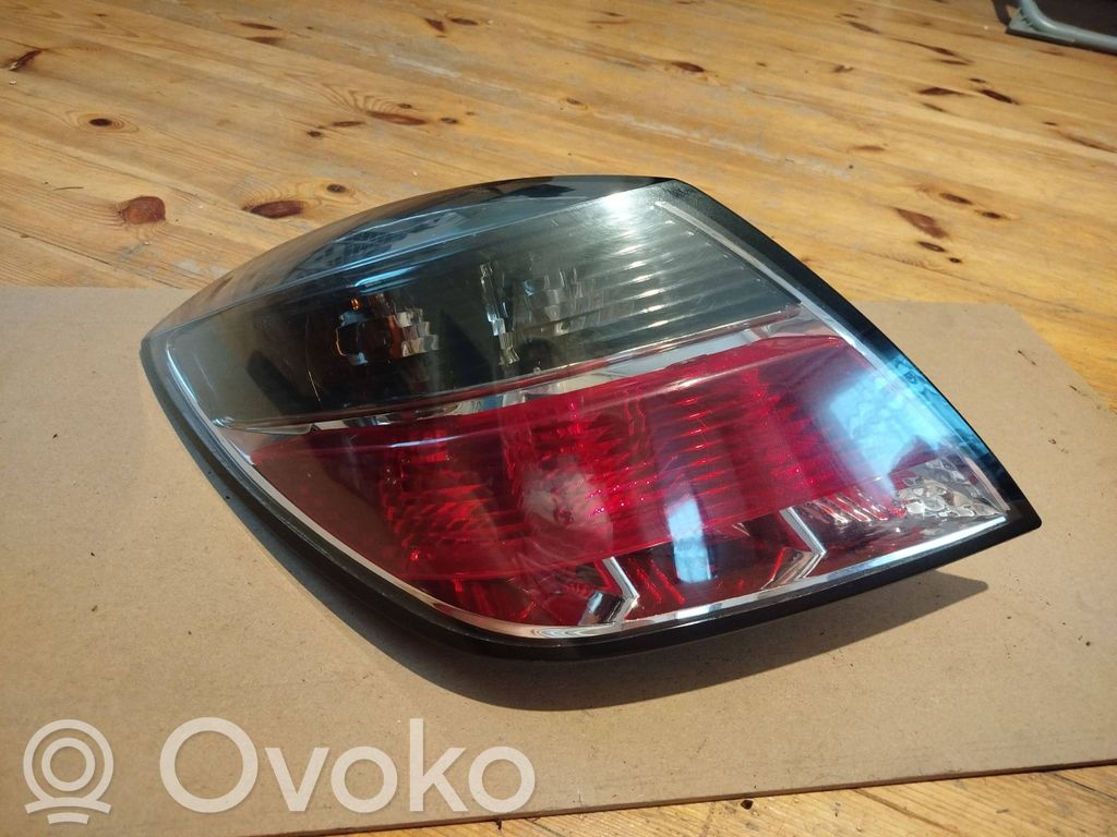Opel Astra H Galinis žibintas kėbule 