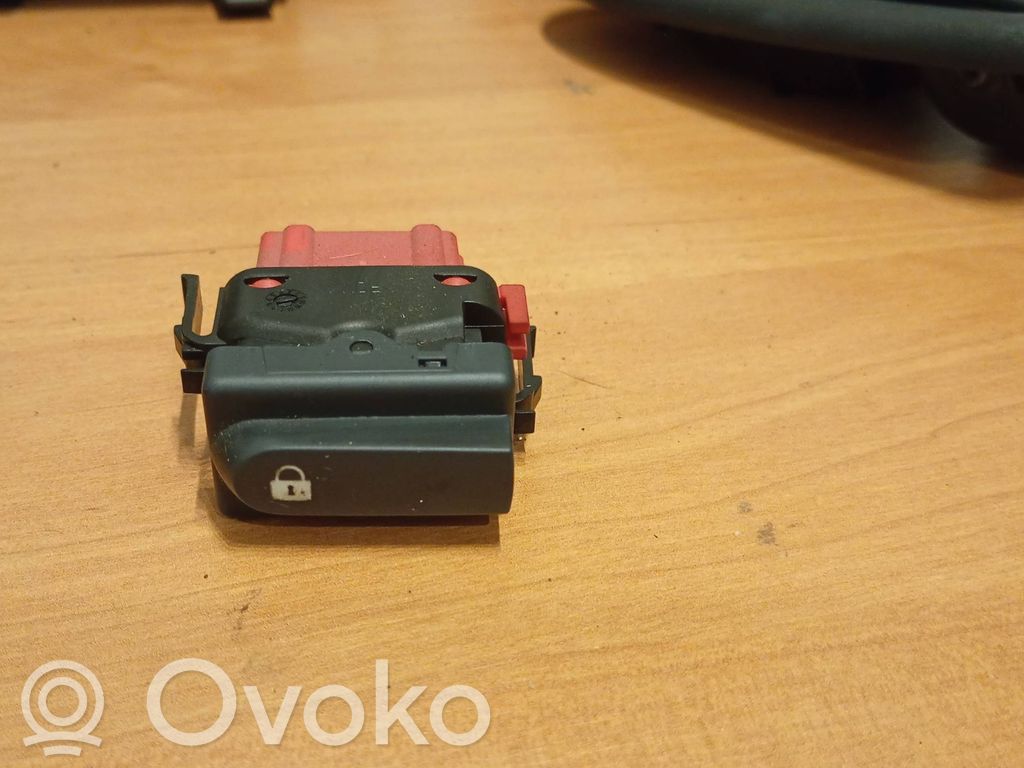Renault Clio II Central locking switch button 