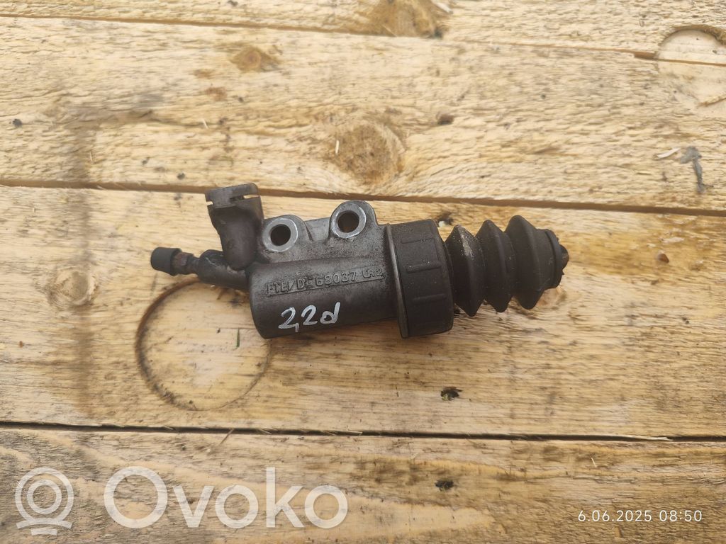 Siłownik sprzęgła / Wysprzęglik   8V517A508GA,68037