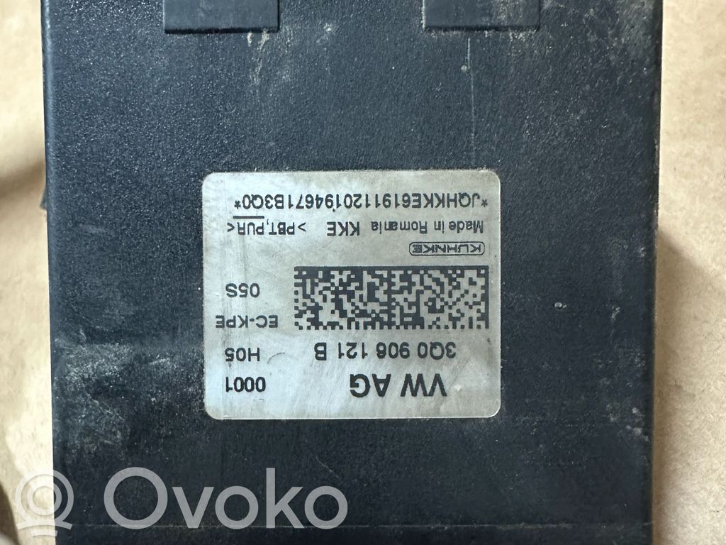 Fuel injection pump control unit/module   3Q0906121B