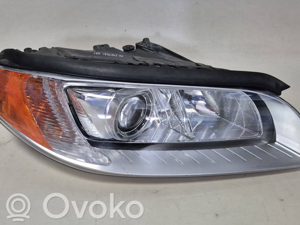 Volvo XC70 Phare frontale 