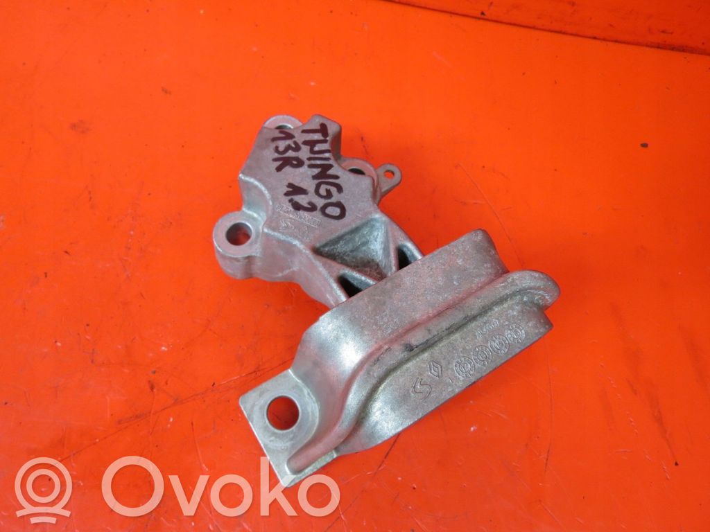 Renault Twingo II Engine mount bracket 