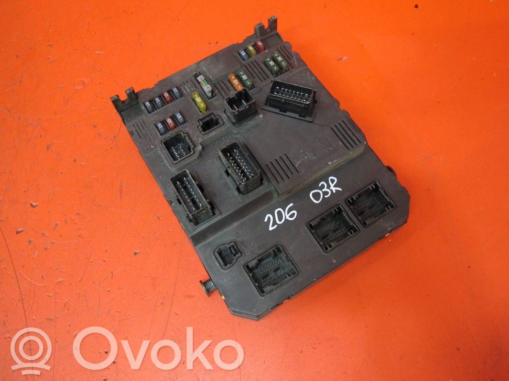 Peugeot 206 Fuse module 