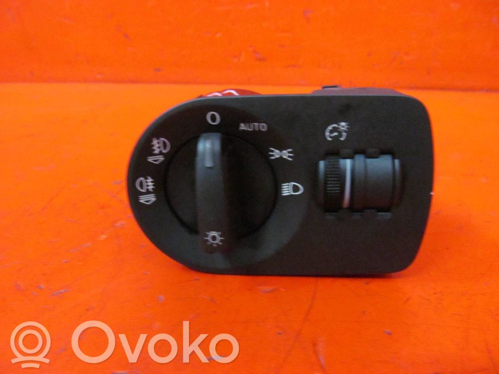 Audi A1 Light switch 