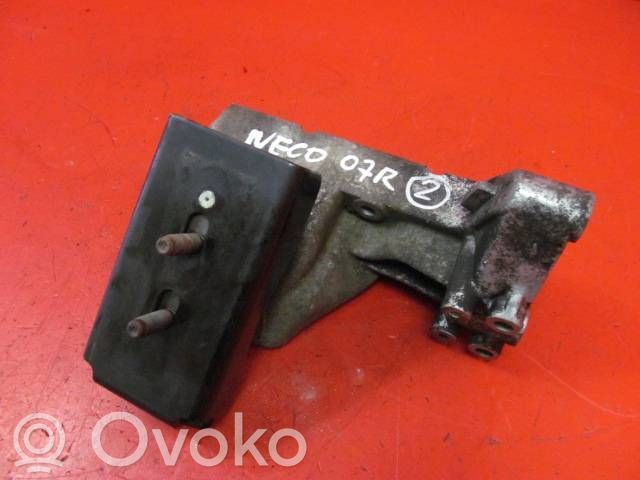 Iveco Daily 35 - 40.10 Engine mounting bracket 