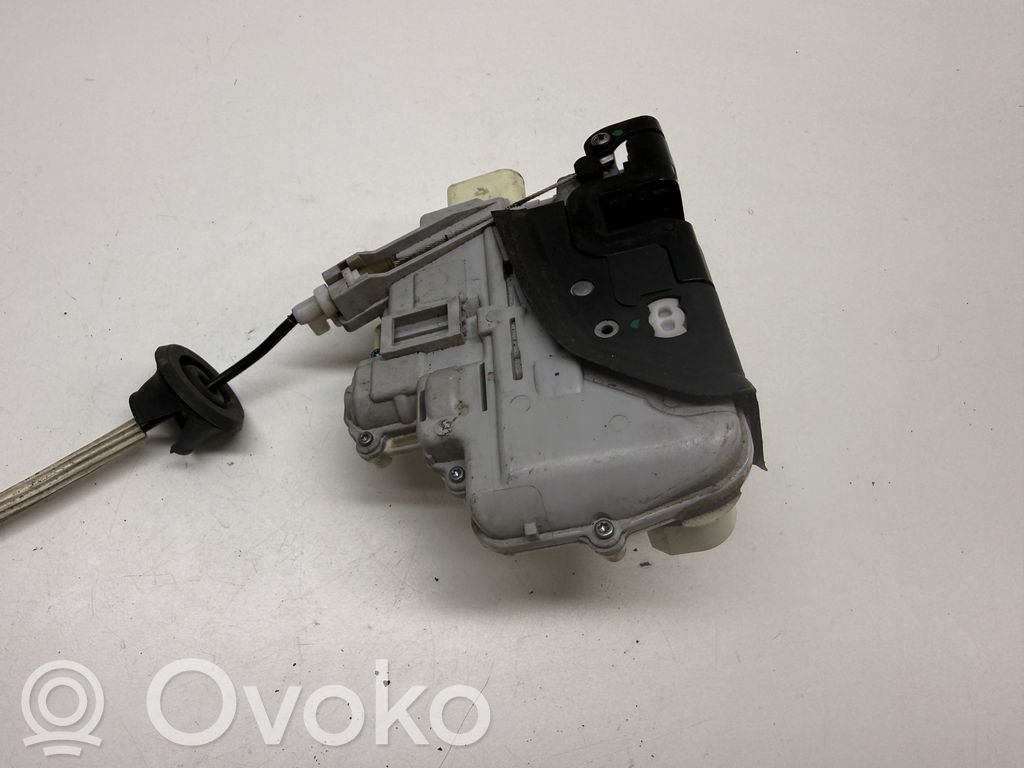 Audi A6 S6 C6 4F Priekšpusē slēdzene 