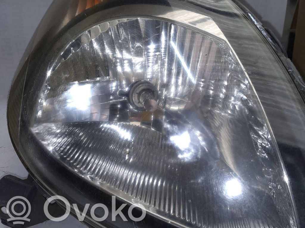 Toyota Yaris Etu-/Ajovalo 