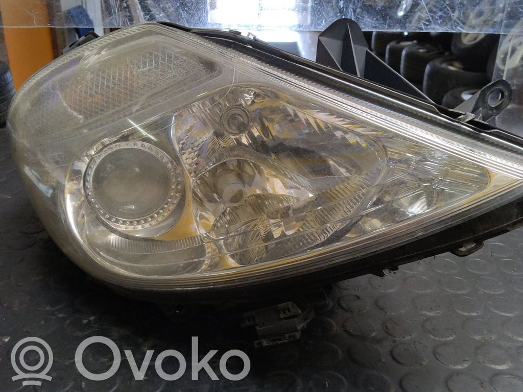 Citroen C8 Передняя фара 
