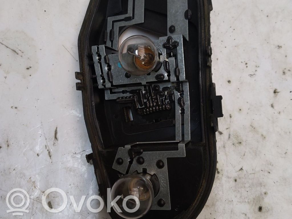 Toyota Aygo AB10 Takavalon polttimon suojan pidike 