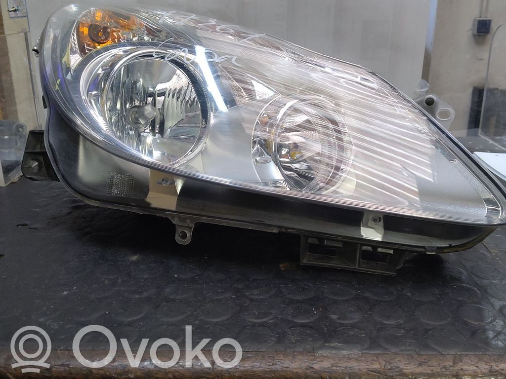 Opel Corsa A Lampa przednia 