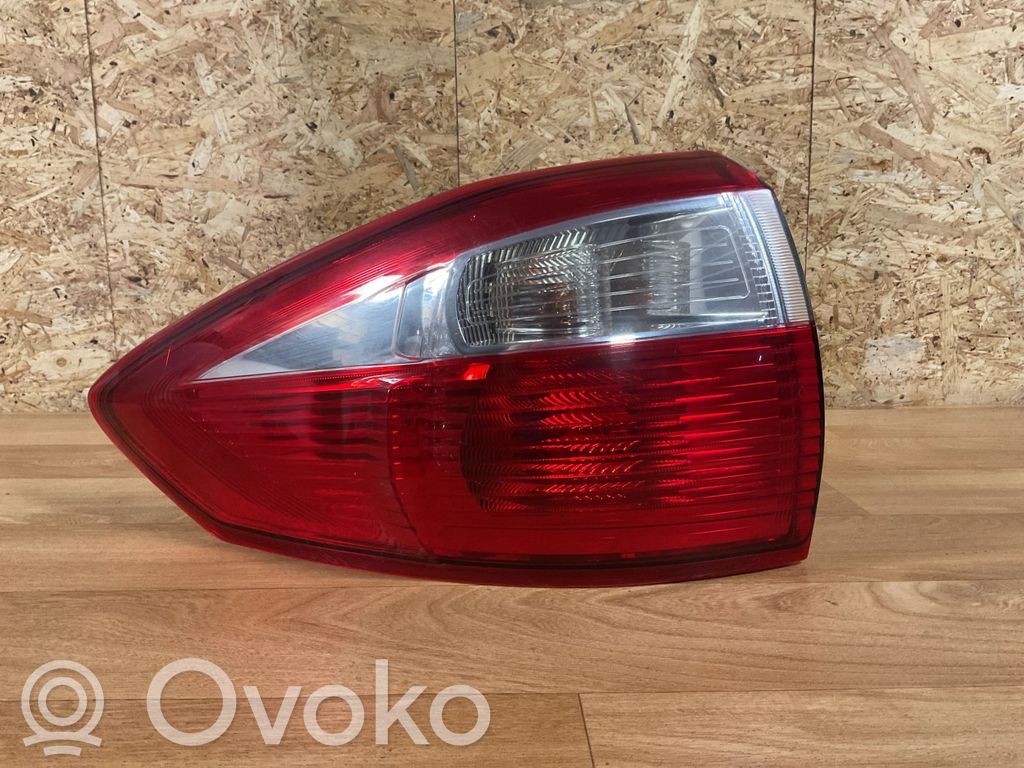 Ford C-MAX II Lampa tylna 