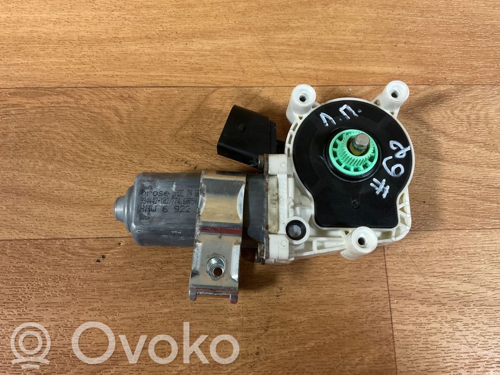BMW 5 E60 E61 Front door window regulator motor 