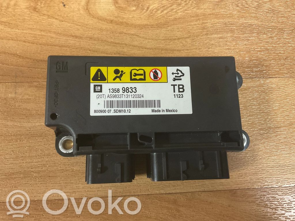 Opel Insignia A Airbag control unit/module 