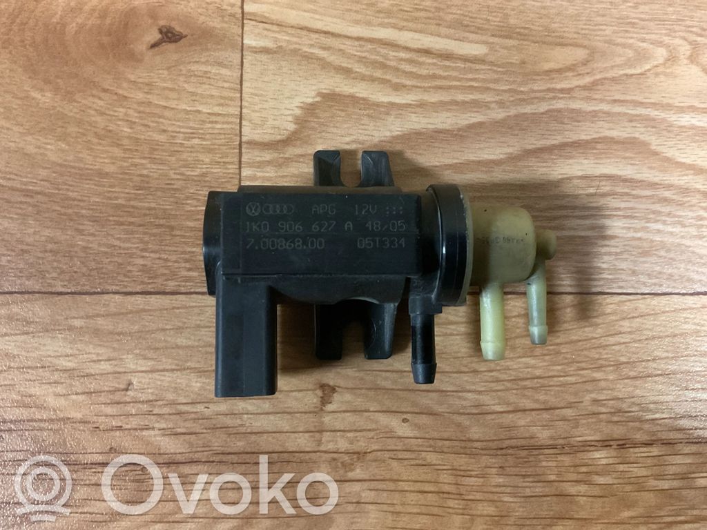 Volkswagen PASSAT B6 Zawór podciśnienia / Elektrozawór turbiny 