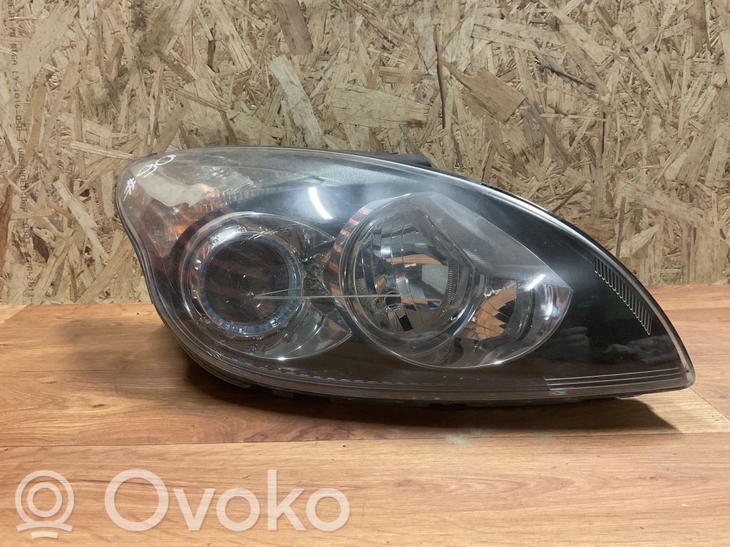 Hyundai i30 Lampa przednia 