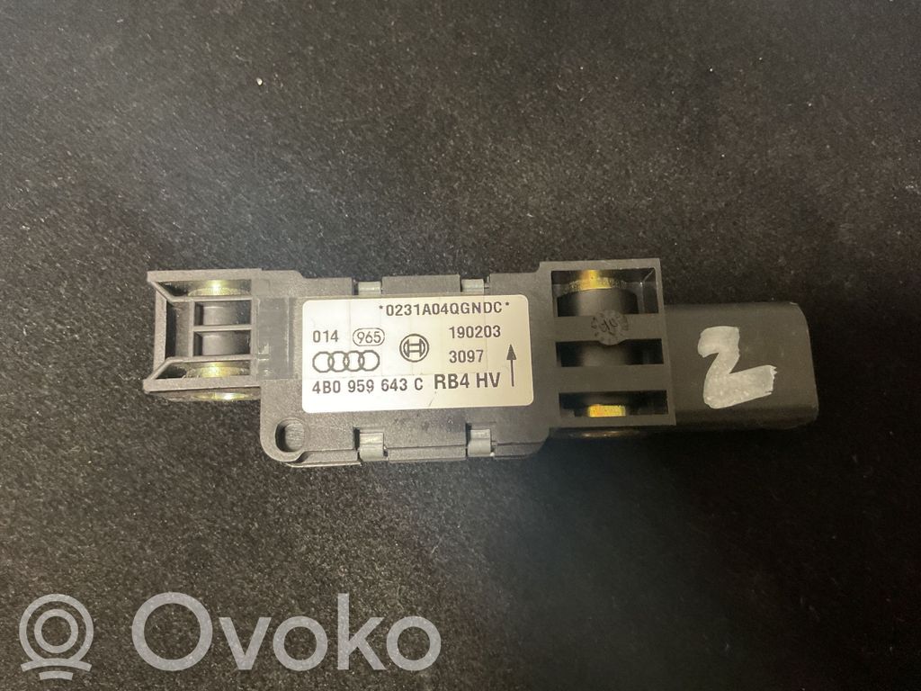 Audi A4 S4 B7 8E 8H Czujnik uderzenia Airbag 