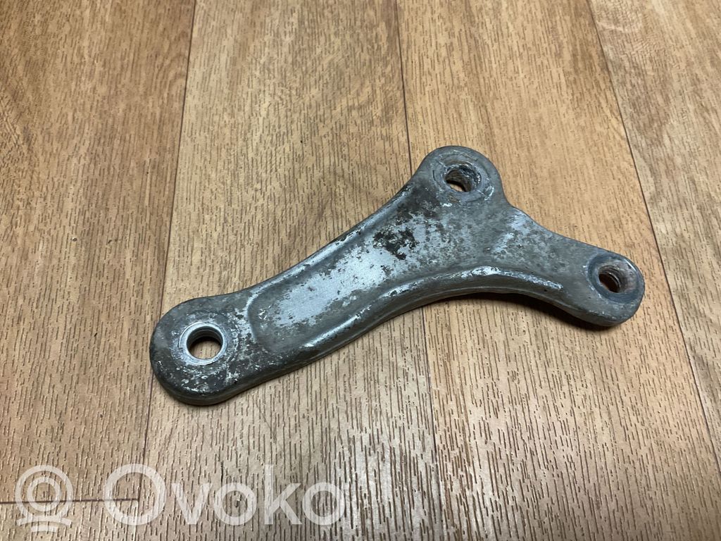 BMW 5 E60 E61 Sway bar bush bracket, front 