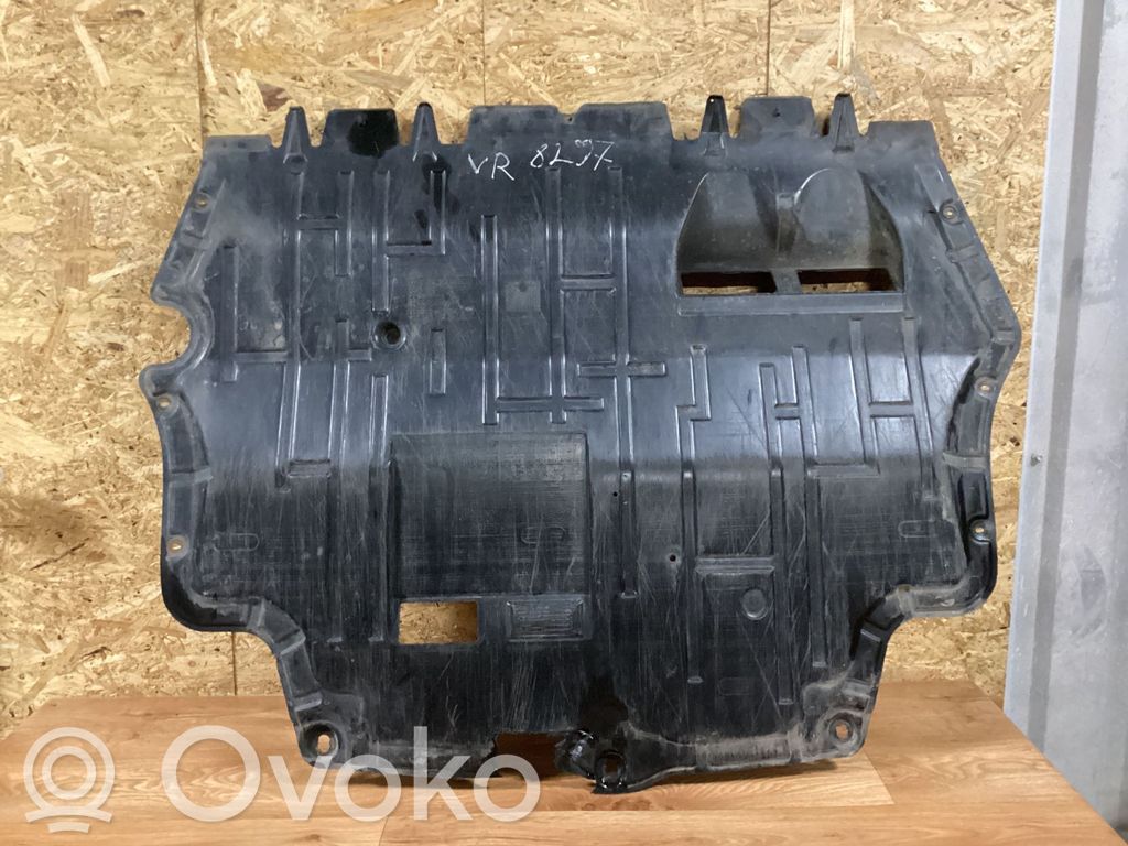 Volkswagen PASSAT B6 Engine splash shield/under tray 
