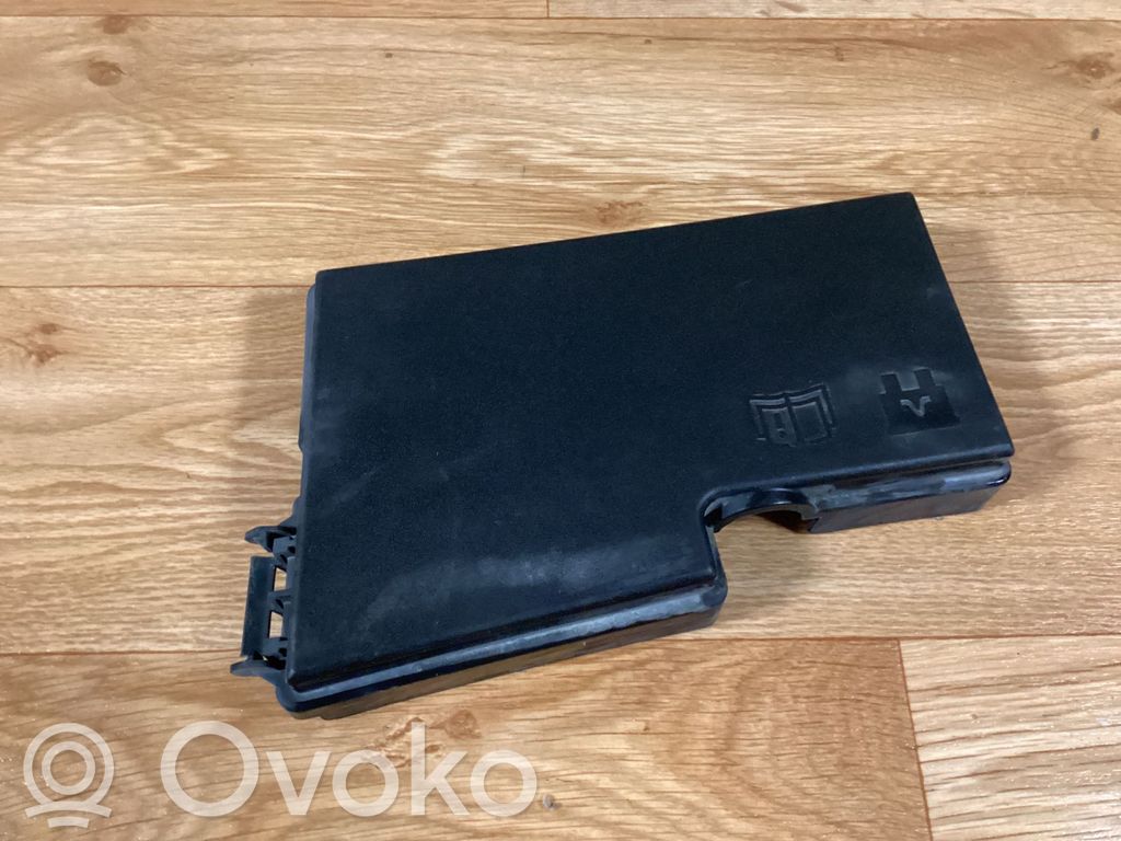 Ford Focus Fuse box cover 