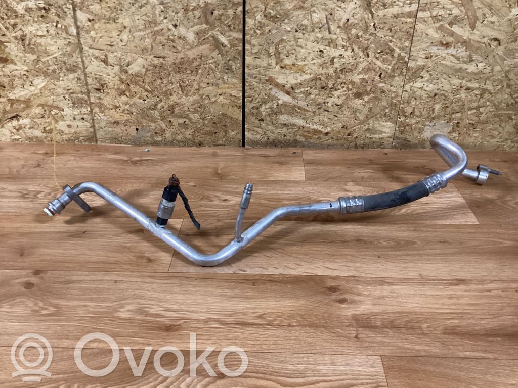 Ford Focus Ilmastointilaitteen putki (A/C) 