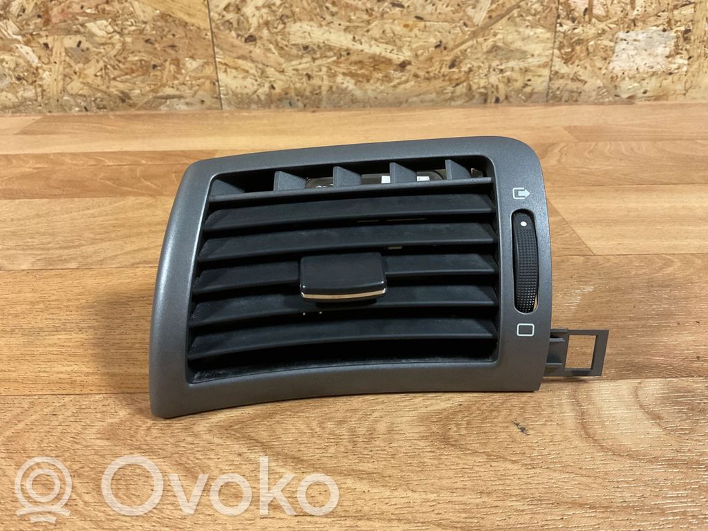 Peugeot 407 Grilă ventilație/ramă laterală bord 