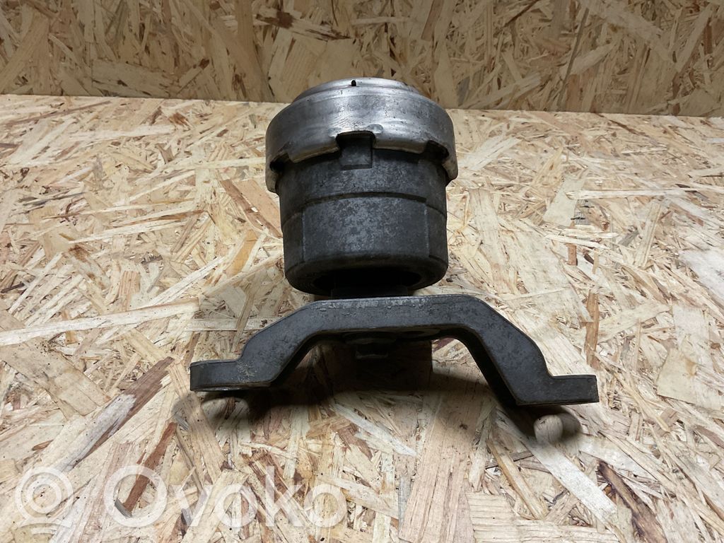 Ford Mondeo MK IV Engine mount bracket 