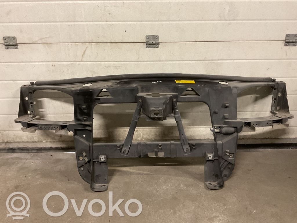 Ford Mondeo Mk III Pas przedni 