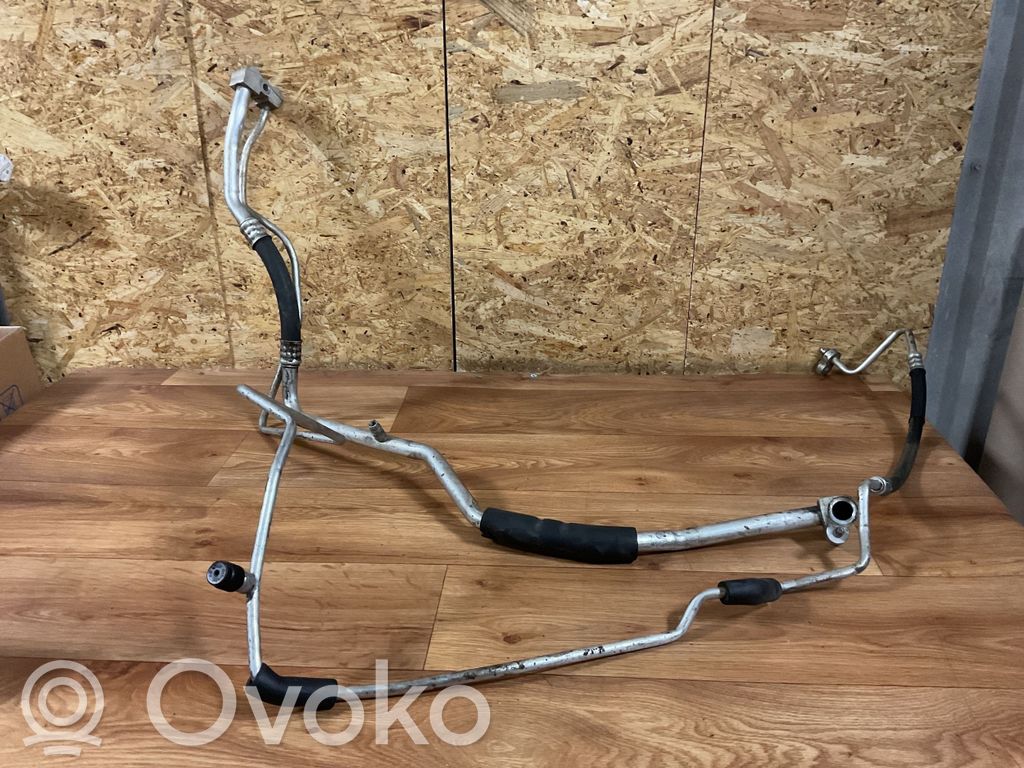 Opel Insignia A Ilmastointilaitteen putki (A/C) 