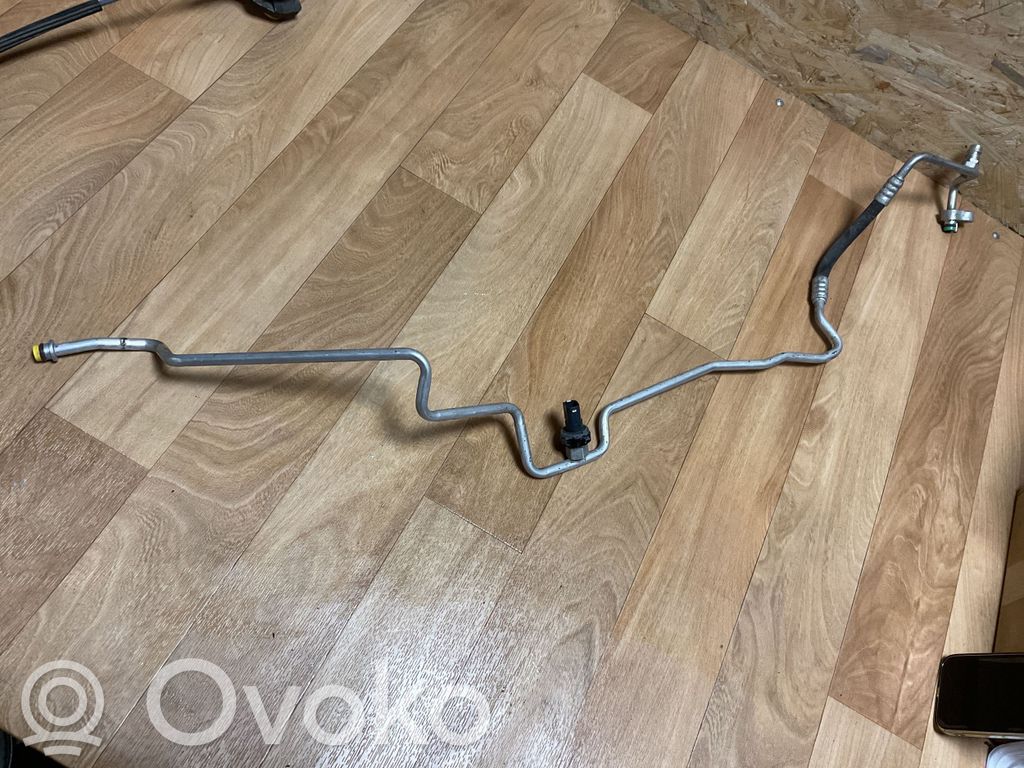 BMW 5 E60 E61 Ilmastointilaitteen putki (A/C) 